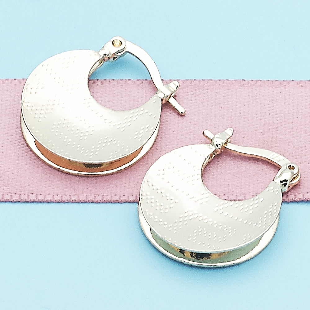 Oro Laminado Small Hoop, Gold Filled Style Greek Key Design, Diamond Cutting Finish, Golden Finish