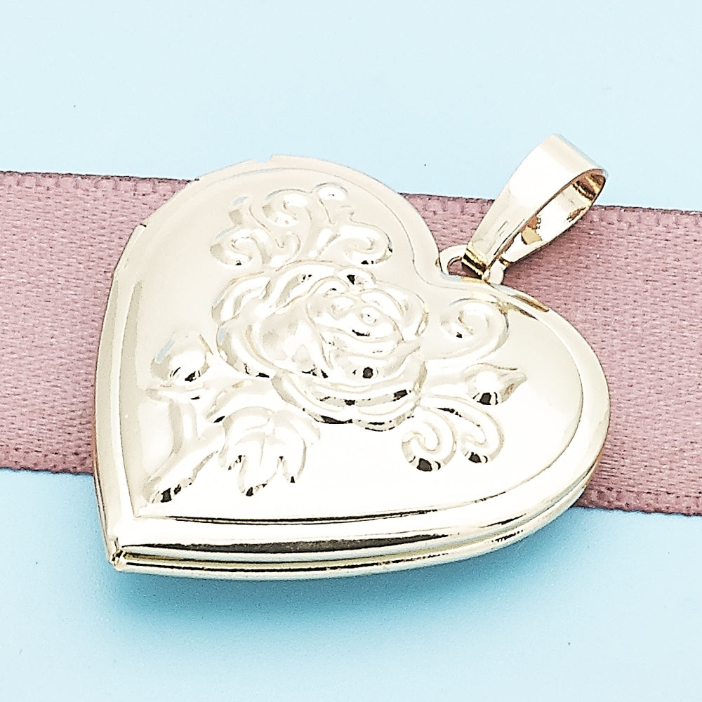 Oro Laminado Locket Pendant, Gold Filled Style Heart and Flower Design, Polished, Golden Finish