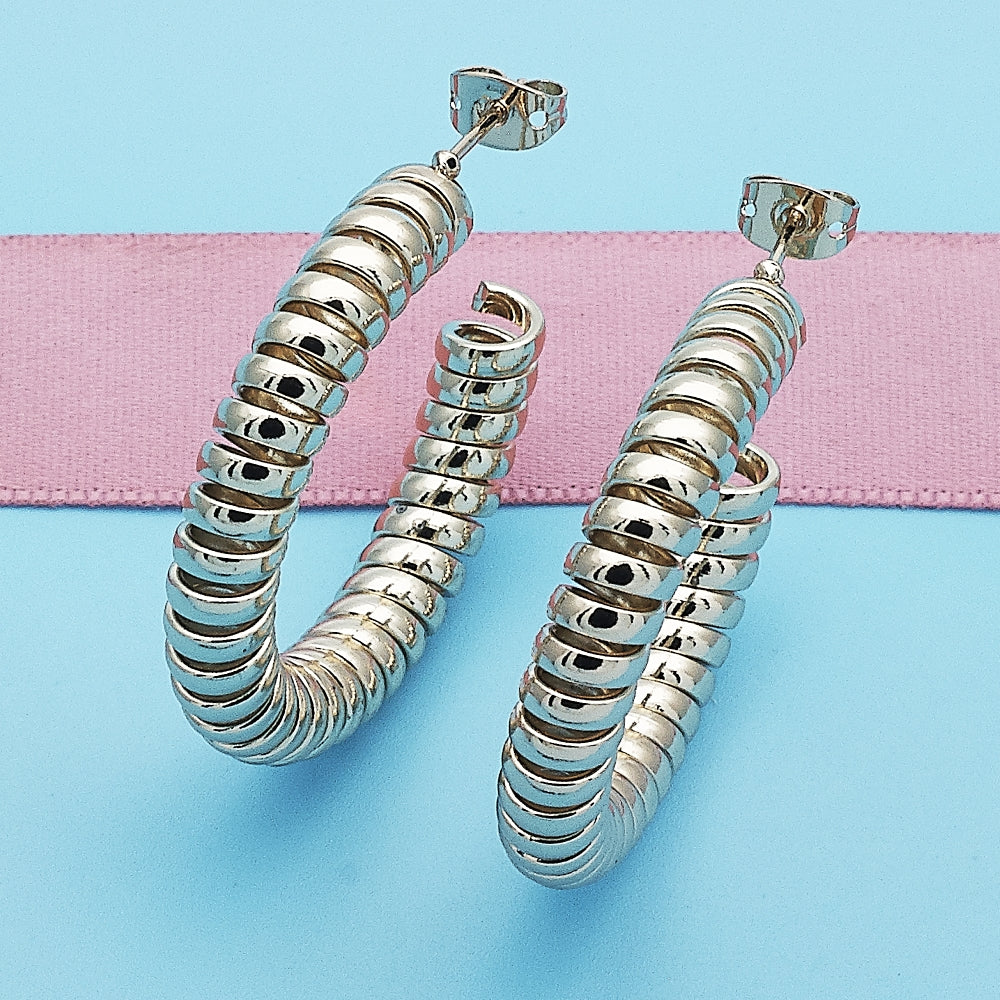 Oro Laminado Stud Earring, Gold Filled Style Spiral Design, Polished, Golden Finish