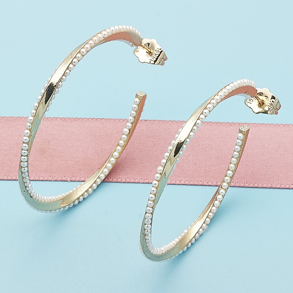 Oro Laminado Medium Hoop, Gold Filled Style Twist Design, with Ivory Pearl, Polished, Golden Finish