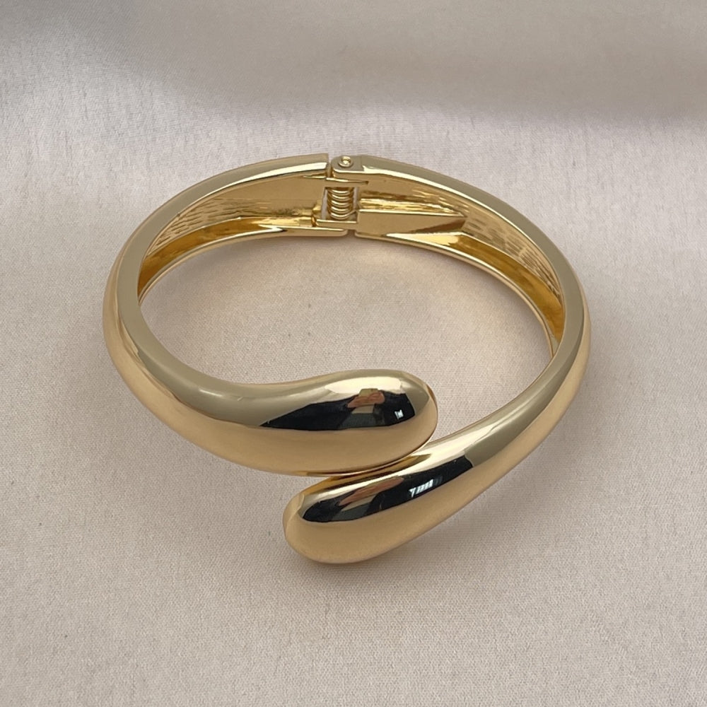 Oro Laminado Individual Bangle, Gold Filled Style Polished, Golden Finish