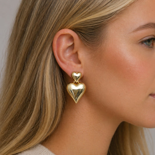 Oro Laminado Stud Earring, Gold Filled Style Heart Design, Polished, Golden Finish