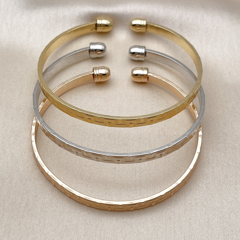 Oro Laminado Trio Bangle, Gold Filled Style Greek Key Design, Diamond Cutting Finish, Tricolor