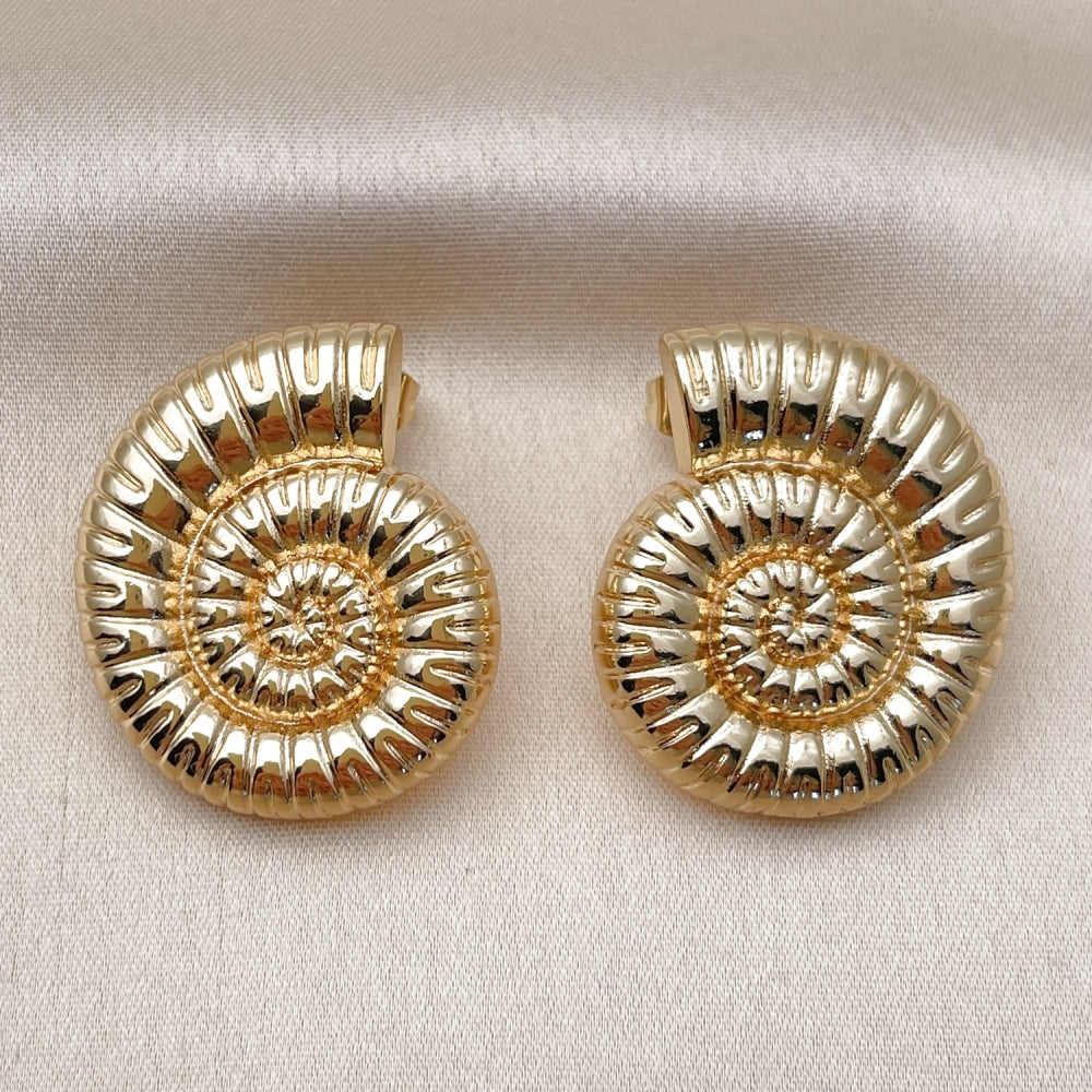 Oro Laminado Stud Earring, Gold Filled Style Snail Design, Polished, Golden Finish