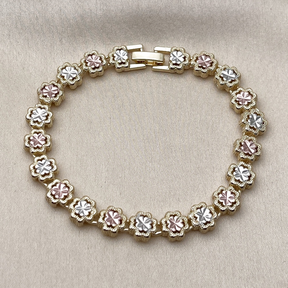 Oro Laminado Solid Bracelet, Gold Filled Style Four-leaf Clover Design, Diamond Cutting Finish, Tricolor