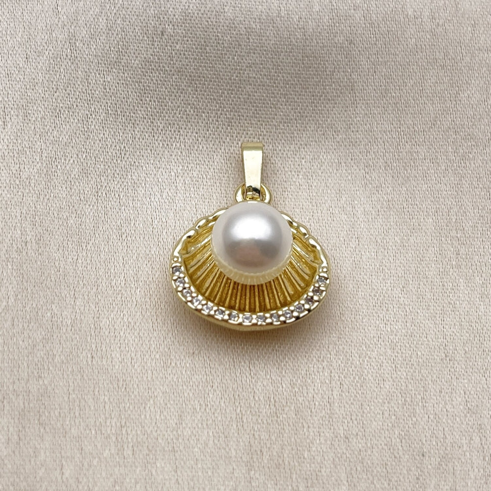 Oro Laminado Fancy Pendant, Gold Filled Style Shell Design, with Ivory Pearl and White Cubic Zirconia, Polished, Golden Finish