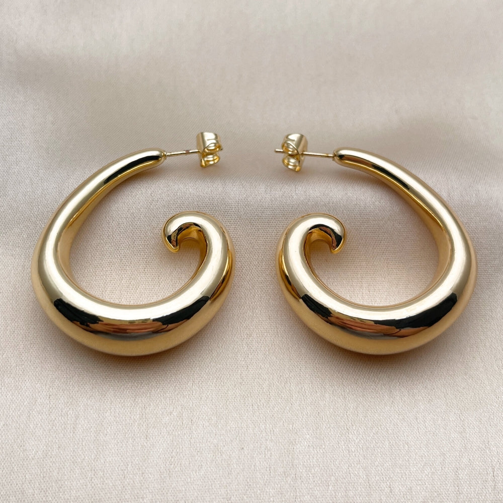 Oro Laminado Medium Hoop, Gold Filled Style Polished, Golden Finish