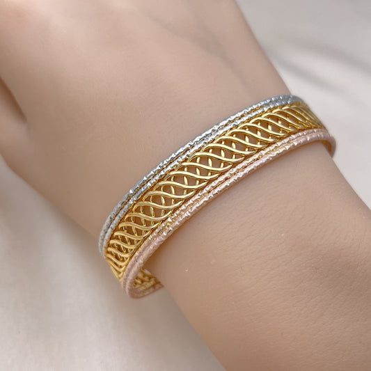 Oro Laminado Individual Bangle, Gold Filled Style and Filigree Diamond Cutting