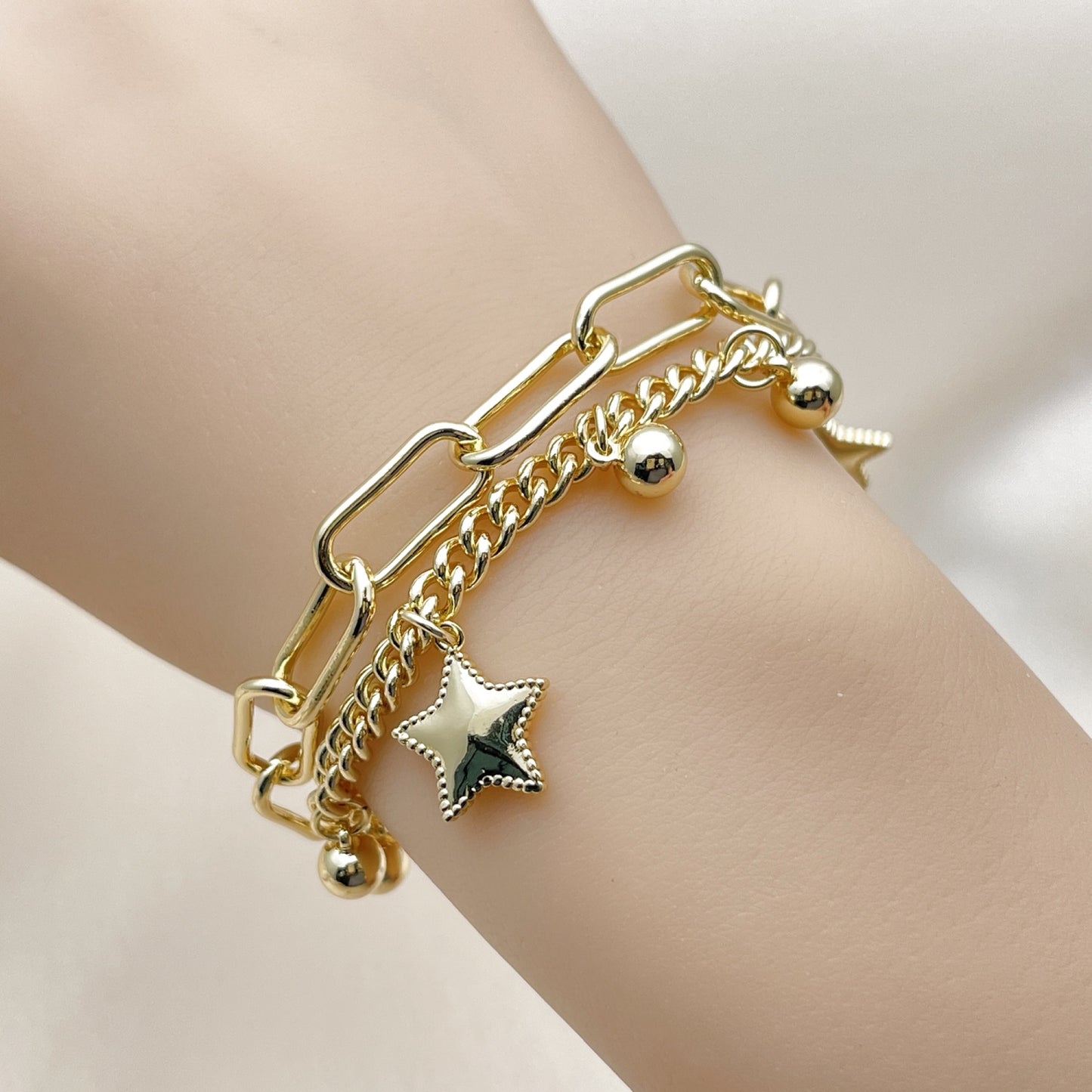 Oro Laminado Charm Bracelet, Gold Filled Style Star and Miami Cuban Design, Polished, Golden