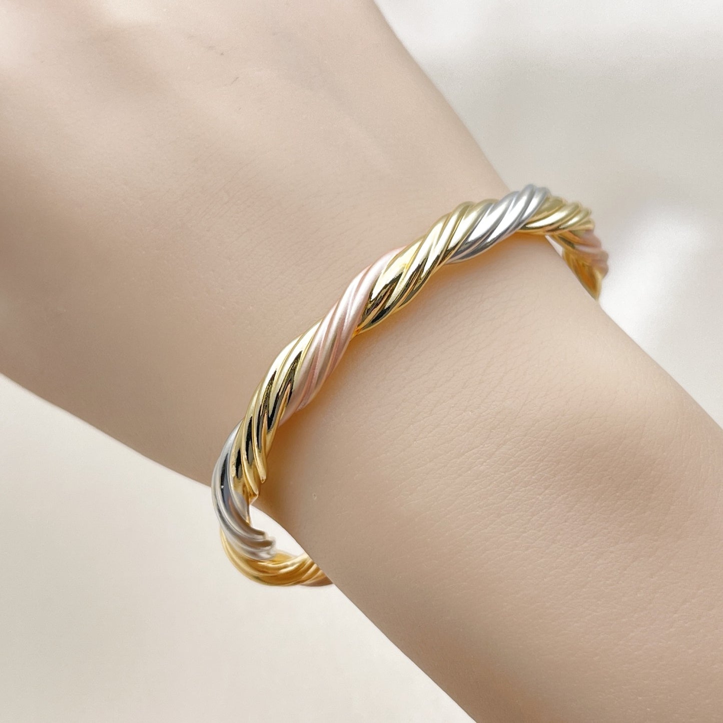 Oro Laminado Individual Bangle, Gold Filled Style and Hollow Polished, Tricolor