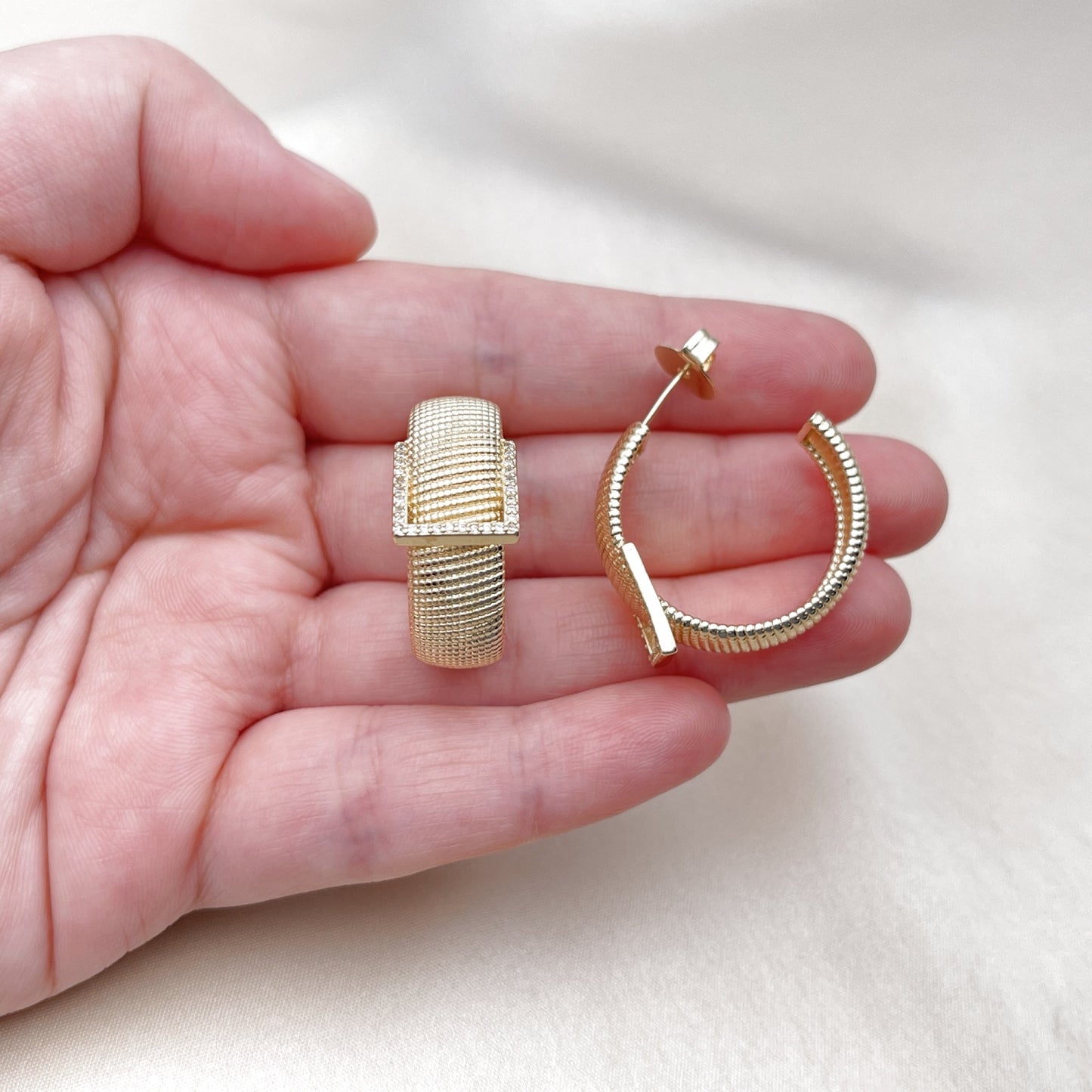 Oro Laminado Medium Hoop, Gold Filled Style Belt Buckle Design, with White Micro Pave, Diamond Cutting