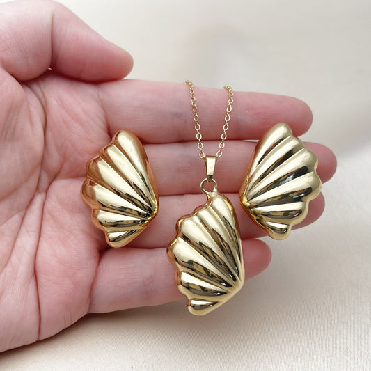 Oro Laminado Earring and Pendant Adult Set, Gold Filled Style Shell and Hollow Design, Polished, Golden Finish