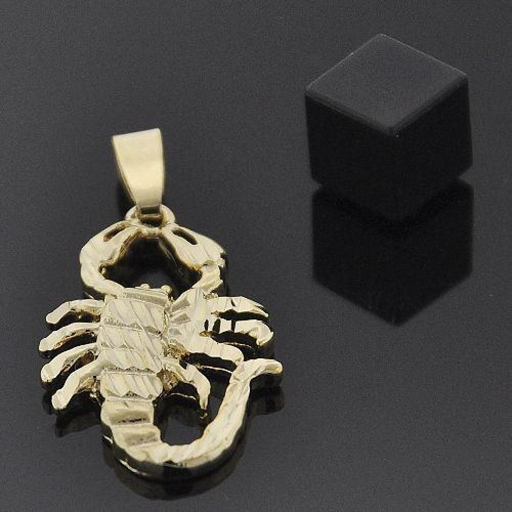 Oro Laminado Fancy Pendant, Gold Filled Style Scorpion Design, Diamond Cutting Finish, Golden Finish