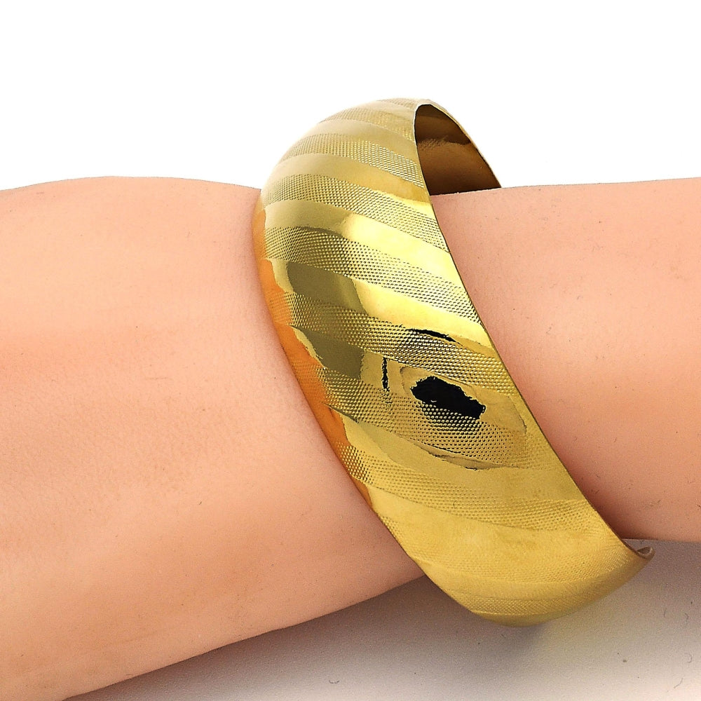 Oro Laminado Individual Bangle, Gold Filled Style Polished, Golden Finish