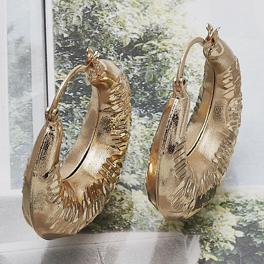 Oro Laminado Medium Hoop, Gold Filled Style Spiral and Hollow Design, Diamond Cutting Finish, Golden Finish