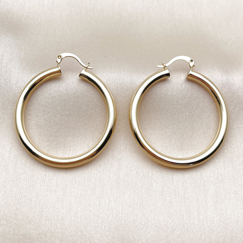 Oro Laminado Medium Hoop, Gold Filled Style Polished, Golden Finish