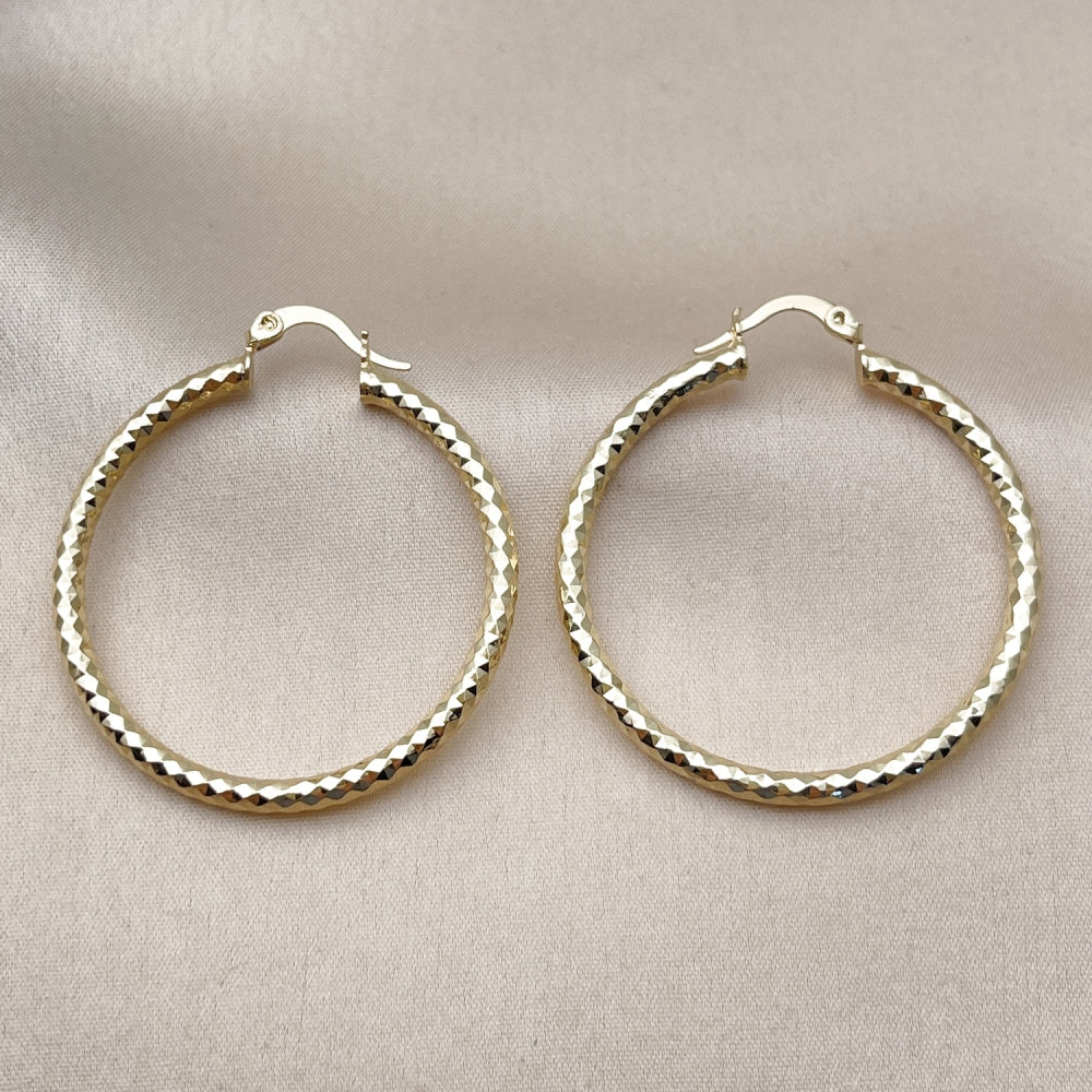Oro Laminado Medium Hoop, Gold Filled Style Hollow Design, Diamond Cutting Finish, Golden Finish