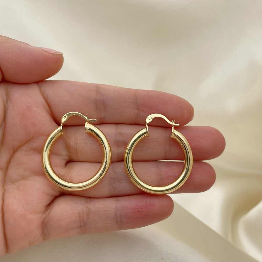 Oro Laminado Medium Hoop, Gold Filled Style Polished, Golden Finish