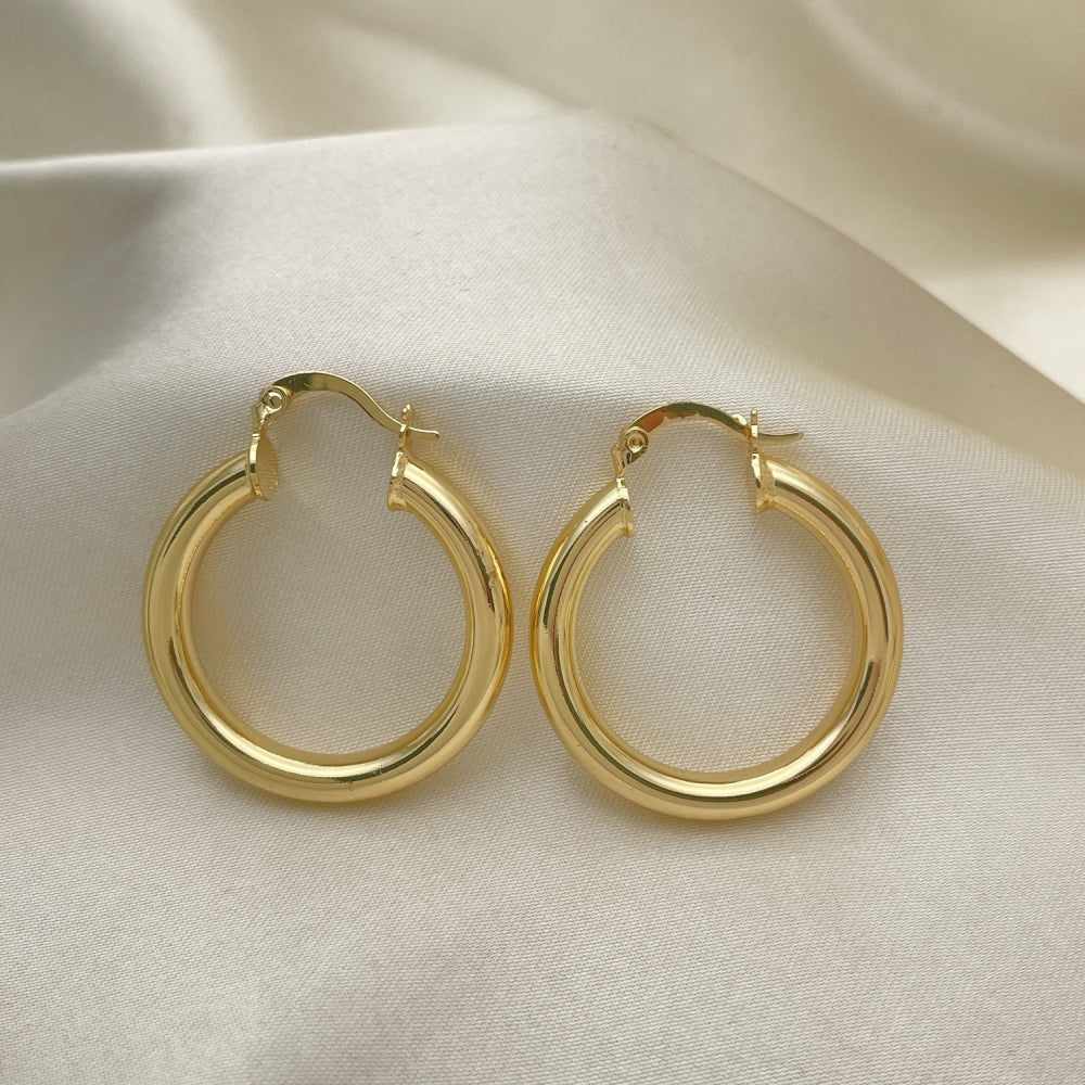 Oro Laminado Medium Hoop, Gold Filled Style Polished, Golden Finish