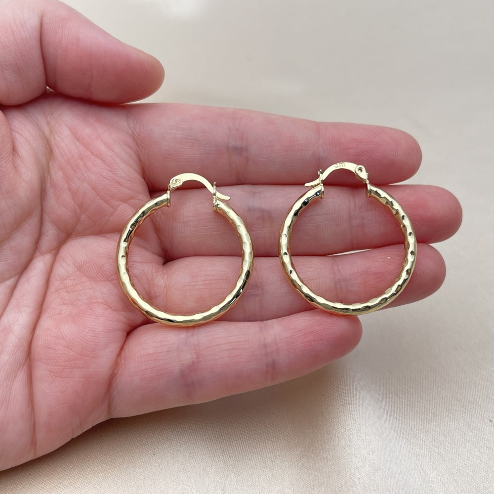 Oro Laminado Medium Hoop, Gold Filled Style Diamond Cutting Finish, Golden Finish