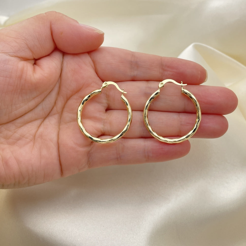 Oro Laminado Medium Hoop, Gold Filled Style Diamond Cutting Finish, Golden Finish