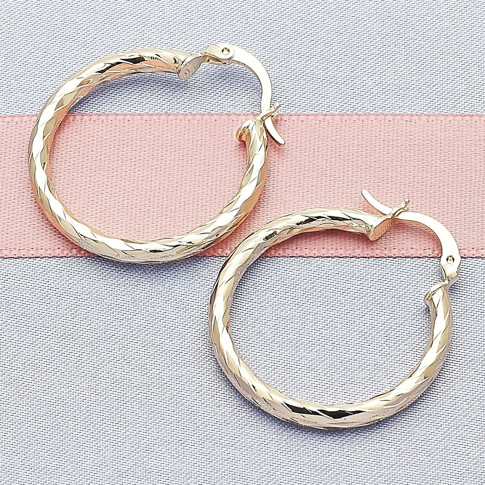 Oro Laminado Medium Hoop, Gold Filled Style Diamond Cutting Finish, Golden Finish