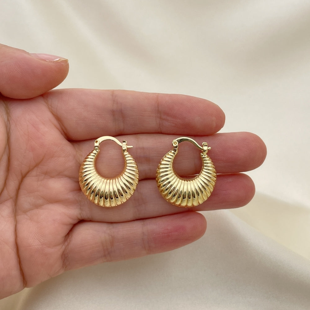 Oro Laminado Small Hoop, Gold Filled Style Hollow Design, Diamond Cutting Finish, Golden Finish
