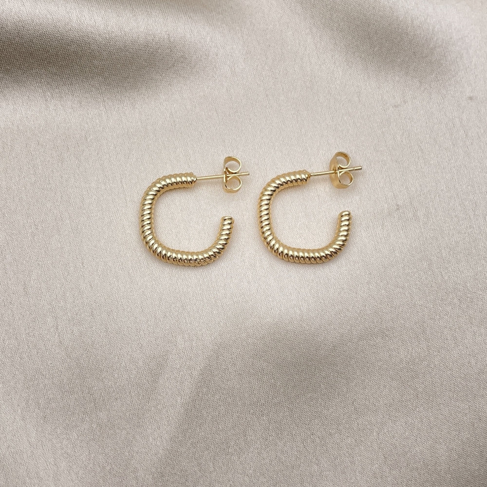 Oro Laminado Small Hoop, Gold Filled Style Diamond Cutting Finish, Golden Finish