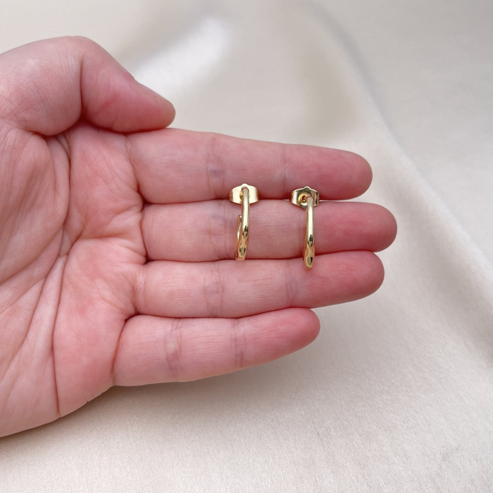 Oro Laminado Stud Earring, Gold Filled Style Polished, Golden Finish