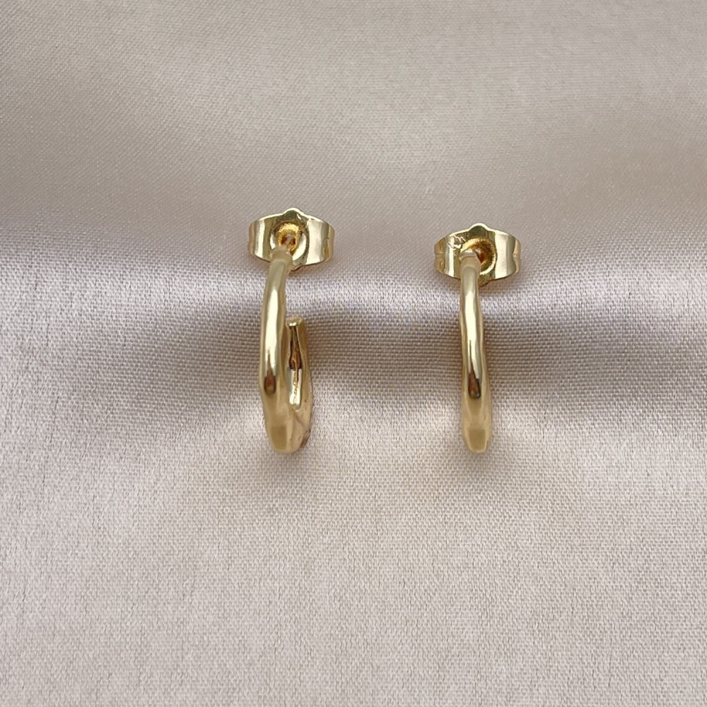 Oro Laminado Stud Earring, Gold Filled Style Polished, Golden Finish