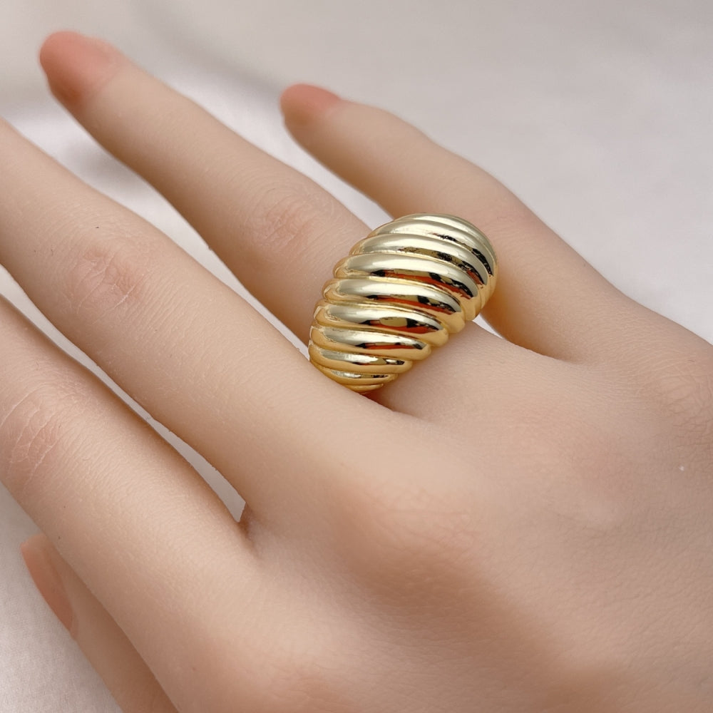 Oro Laminado Elegant Ring, Gold Filled Style Twist Design, Polished, Golden Finish