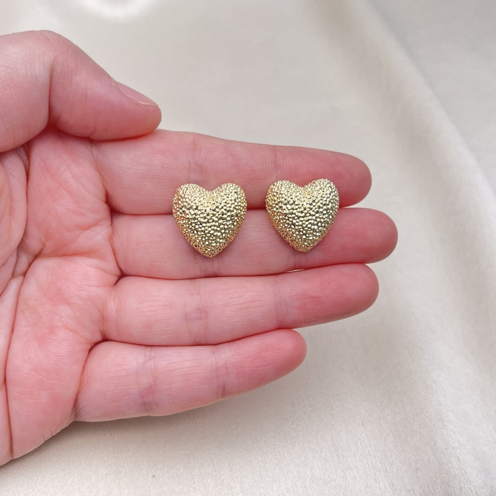 Oro Laminado Stud Earring, Gold Filled Style Heart Design, Matte Finish, Golden Finish