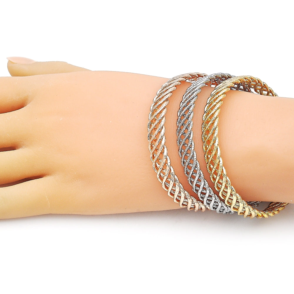 Oro Laminado Trio Bangle, Gold Filled Style Twist Design, Diamond Cutting Finish, Tricolor