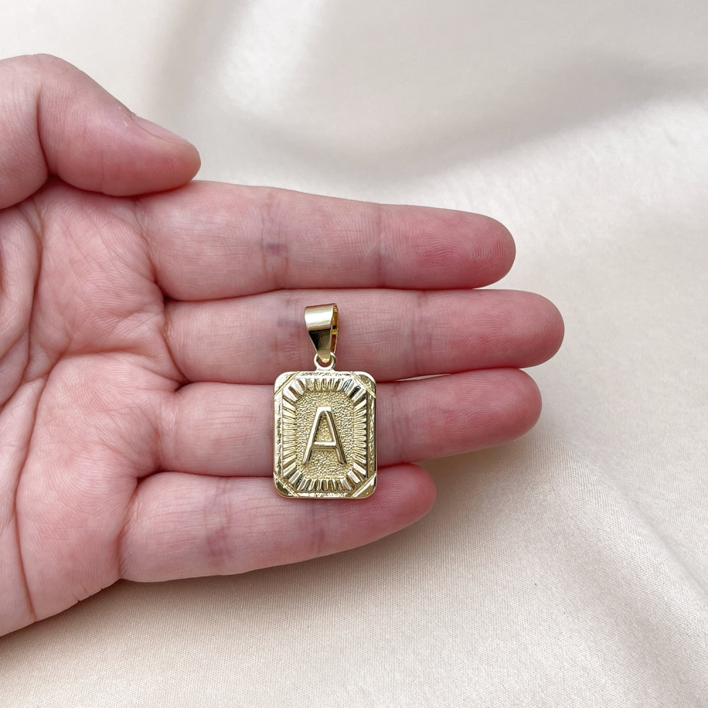 Oro Laminado Fancy Pendant, Gold Filled Style Initials Design, Diamond Cutting Finish, Golden Finish