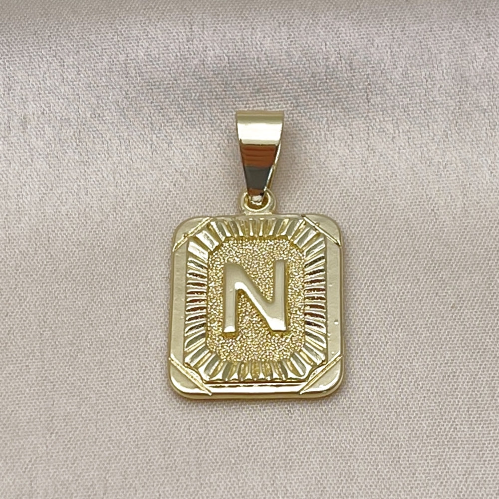 Oro Laminado Fancy Pendant, Gold Filled Style Initials Design, Diamond Cutting Finish, Golden Finish