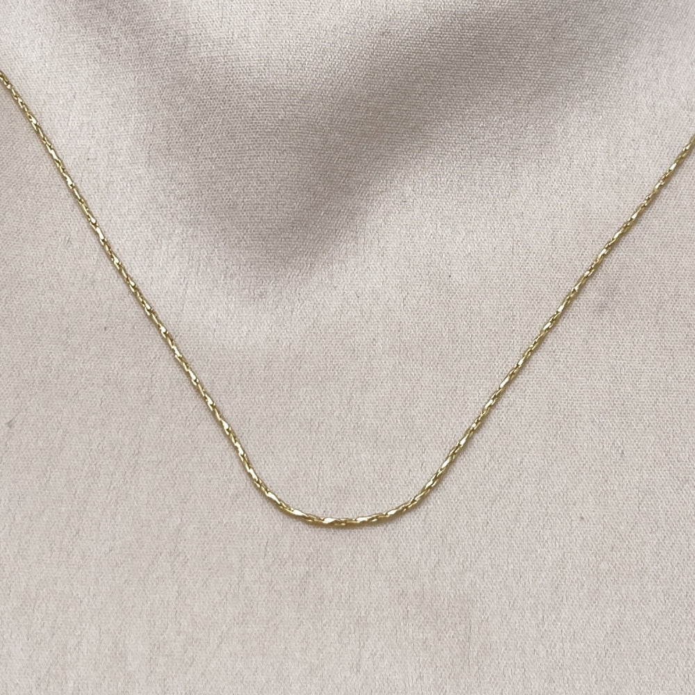 Oro Laminado Basic Necklace, Gold Filled Style Diamond Cutting Finish, Golden Finish