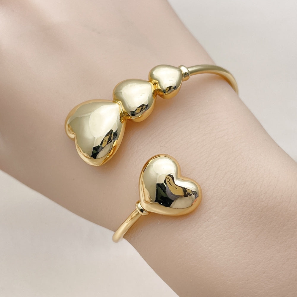 Oro Laminado Individual Bangle, Gold Filled Style Heart Design, Polished, Golden Finish