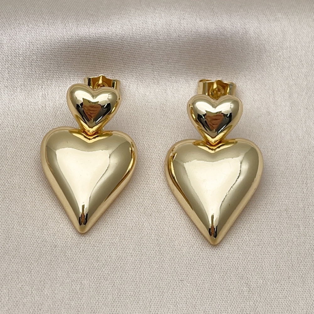Oro Laminado Stud Earring, Gold Filled Style Heart Design, Polished, Golden Finish