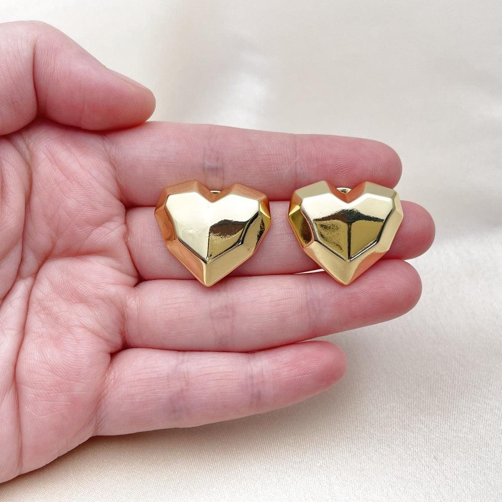 Oro Laminado Stud Earring, Gold Filled Style Heart Design, Polished, Golden Finish