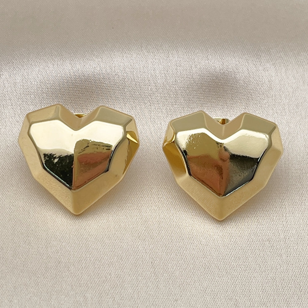 Oro Laminado Stud Earring, Gold Filled Style Heart Design, Polished, Golden Finish