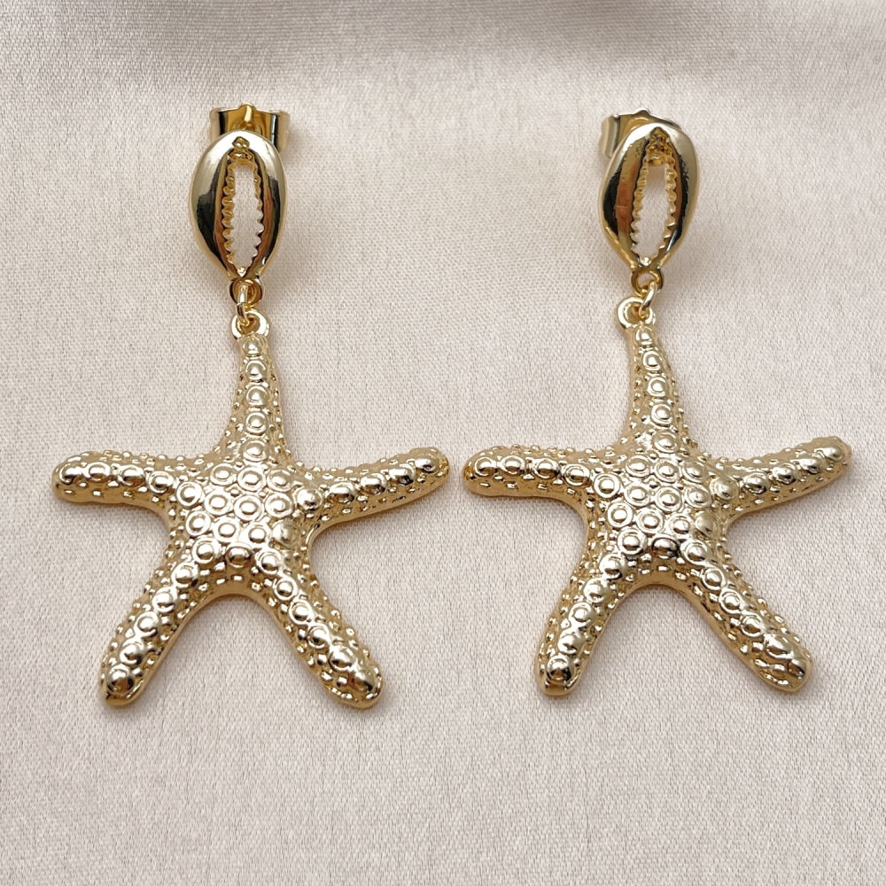 Oro Laminado Dangle Earring, Gold Filled Style Shell and Star Design, Diamond Cutting Finish, Golden Finish