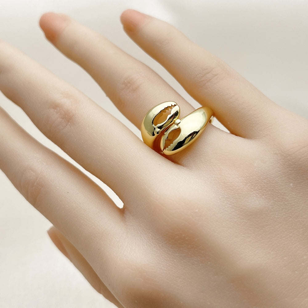 Oro Laminado Elegant Ring, Gold Filled Style Shell Design, Polished, Golden Finish