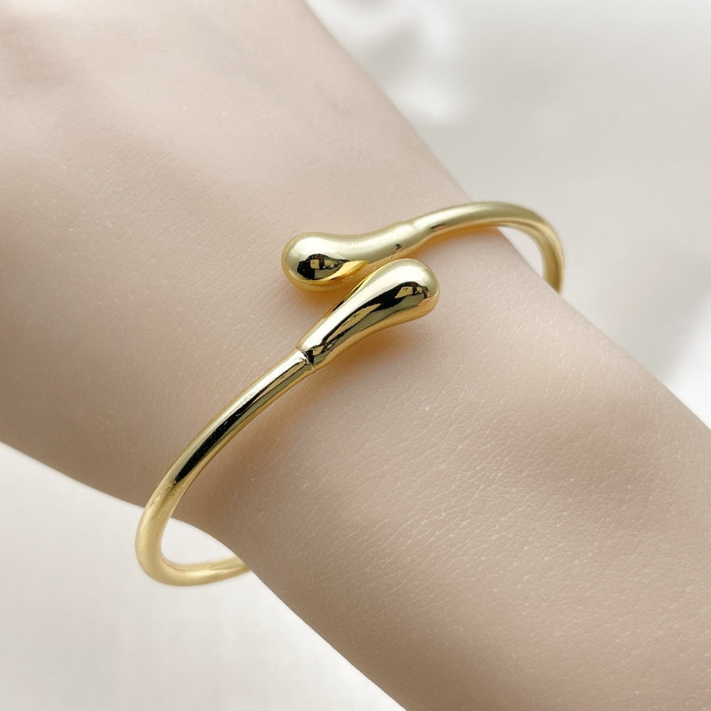 Oro Laminado Individual Bangle, Gold Filled Style Teardrop Design, Polished, Golden Finish