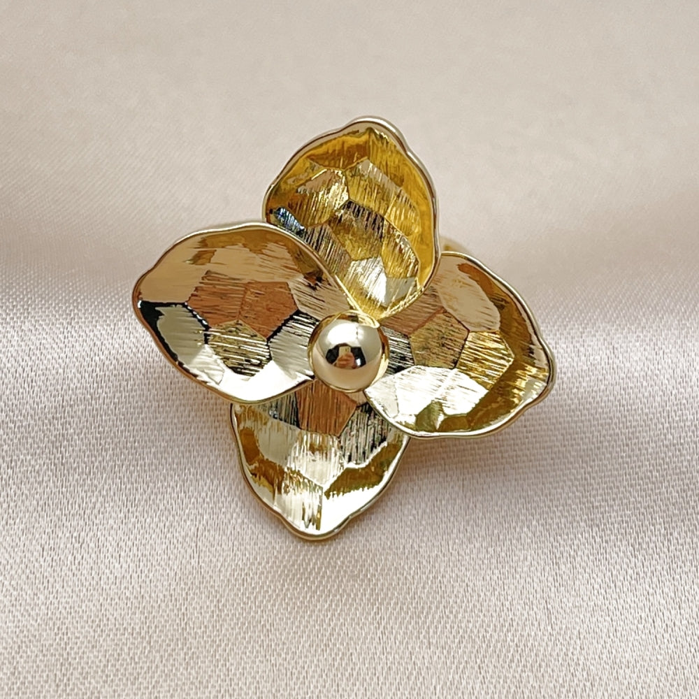 Oro Laminado Elegant Ring, Gold Filled Style Flower Design, Diamond Cutting Finish, Golden Finish