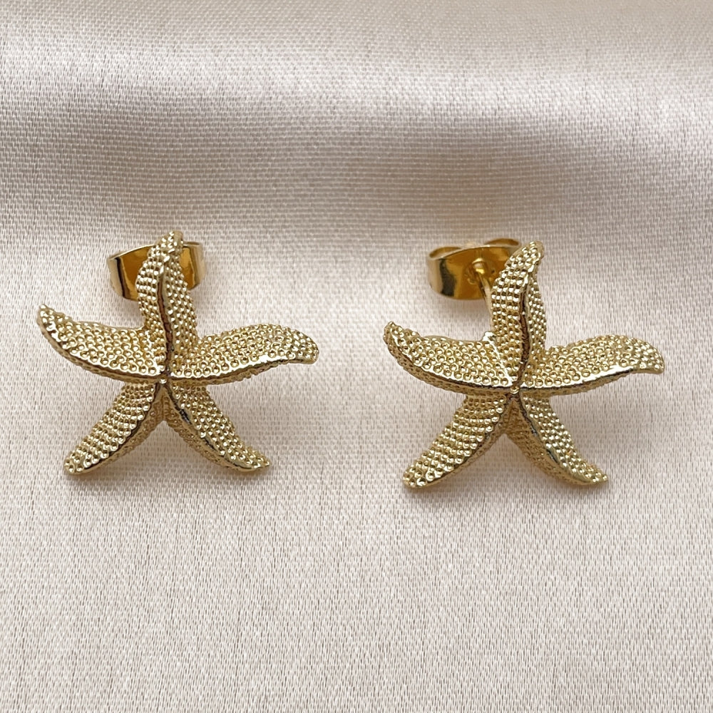 Oro Laminado Stud Earring, Gold Filled Style Star Design, Matte Finish, Golden Finish
