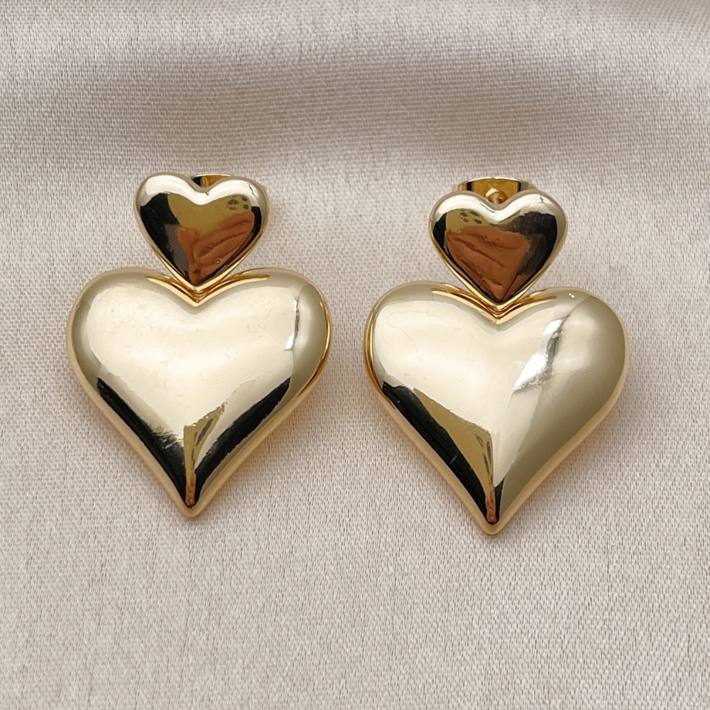 Oro Laminado Stud Earring, Gold Filled Style Heart Design, Polished, Golden Finish