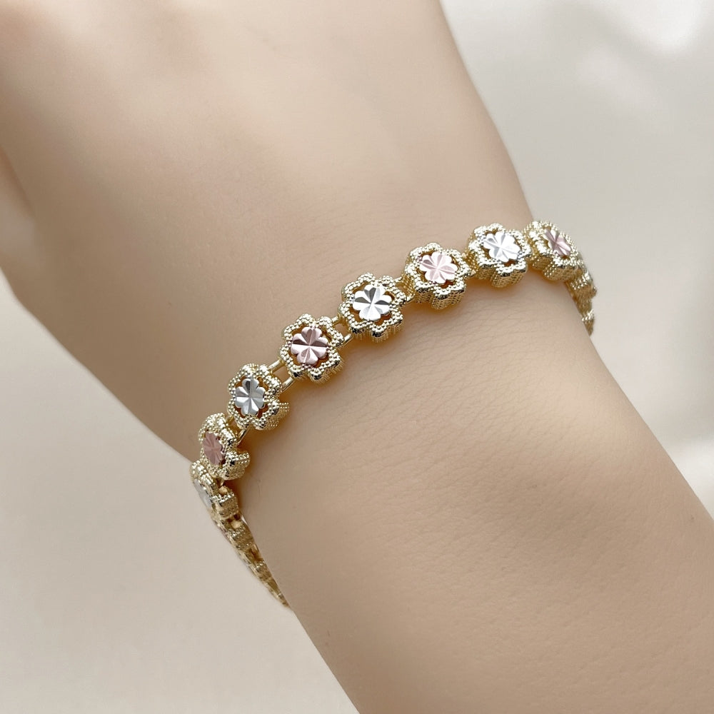 Oro Laminado Solid Bracelet, Gold Filled Style Four-leaf Clover Design, Diamond Cutting Finish, Tricolor