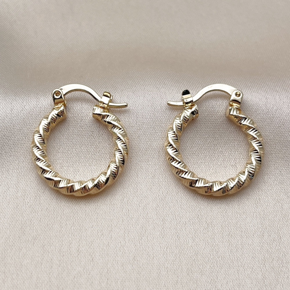 Oro Laminado Small Hoop, Gold Filled Style Twist Design, Diamond Cutting Finish, Golden Finish