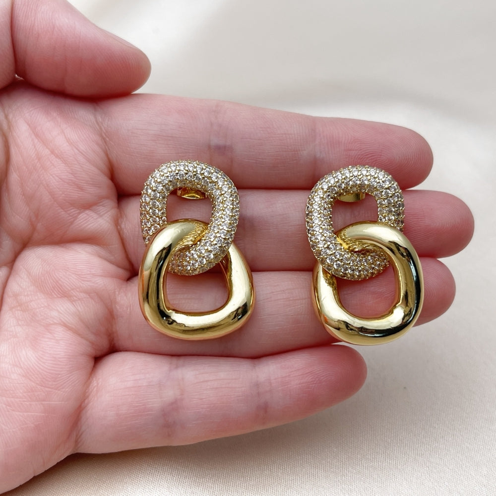 Oro Laminado Stud Earring, Gold Filled Style with White Cubic Zirconia, Polished, Golden Finish