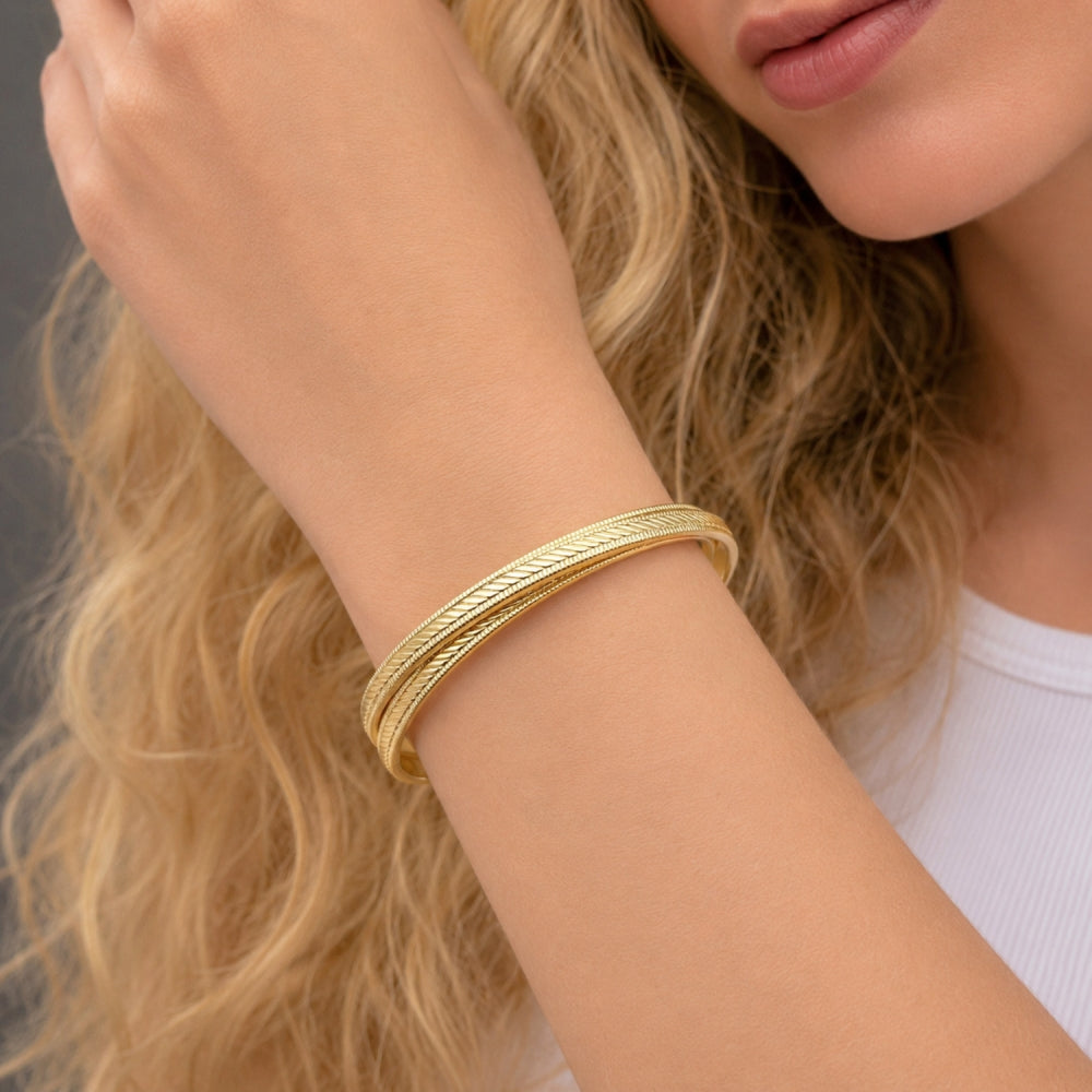 Oro Laminado Individual Bangle, Gold Filled Style Diamond Cutting Finish, Golden Finish